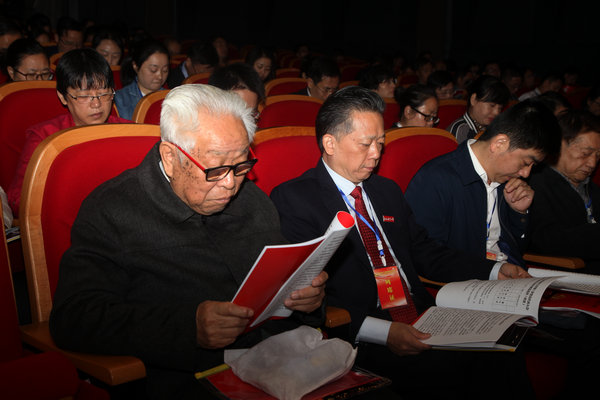 http://www.nchu.edu.cn/ckfinder/userfiles/images/IMG_9203副本（罗胜联）.jpg